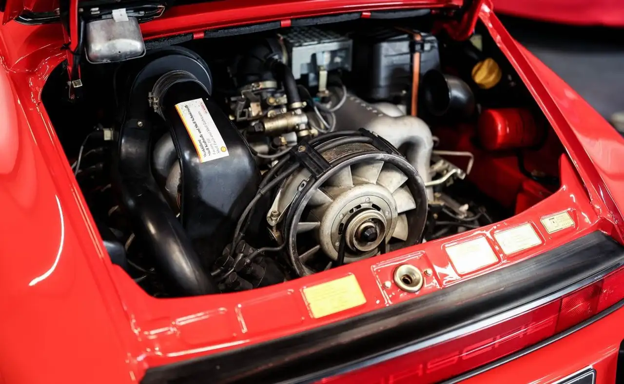Porsche 911 3.2L G50 – 231 cv Boîte manuelle 17 000 km 1ère peinture 3ème main Française Rouge Indien Entretien à jour, foto 10