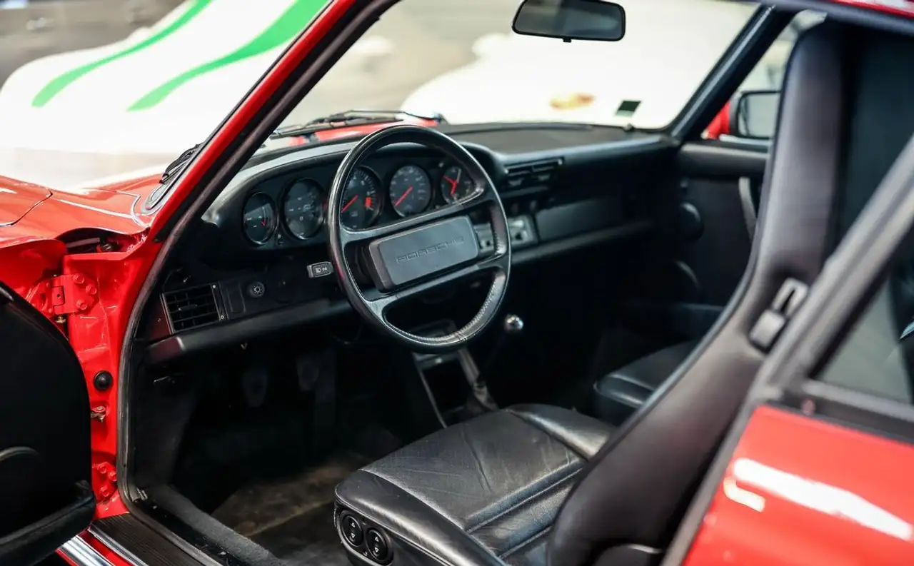 Porsche 911 3.2L G50 – 231 cv Boîte manuelle 17 000 km 1ère peinture 3ème main Française Rouge Indien Entretien à jour, foto 7