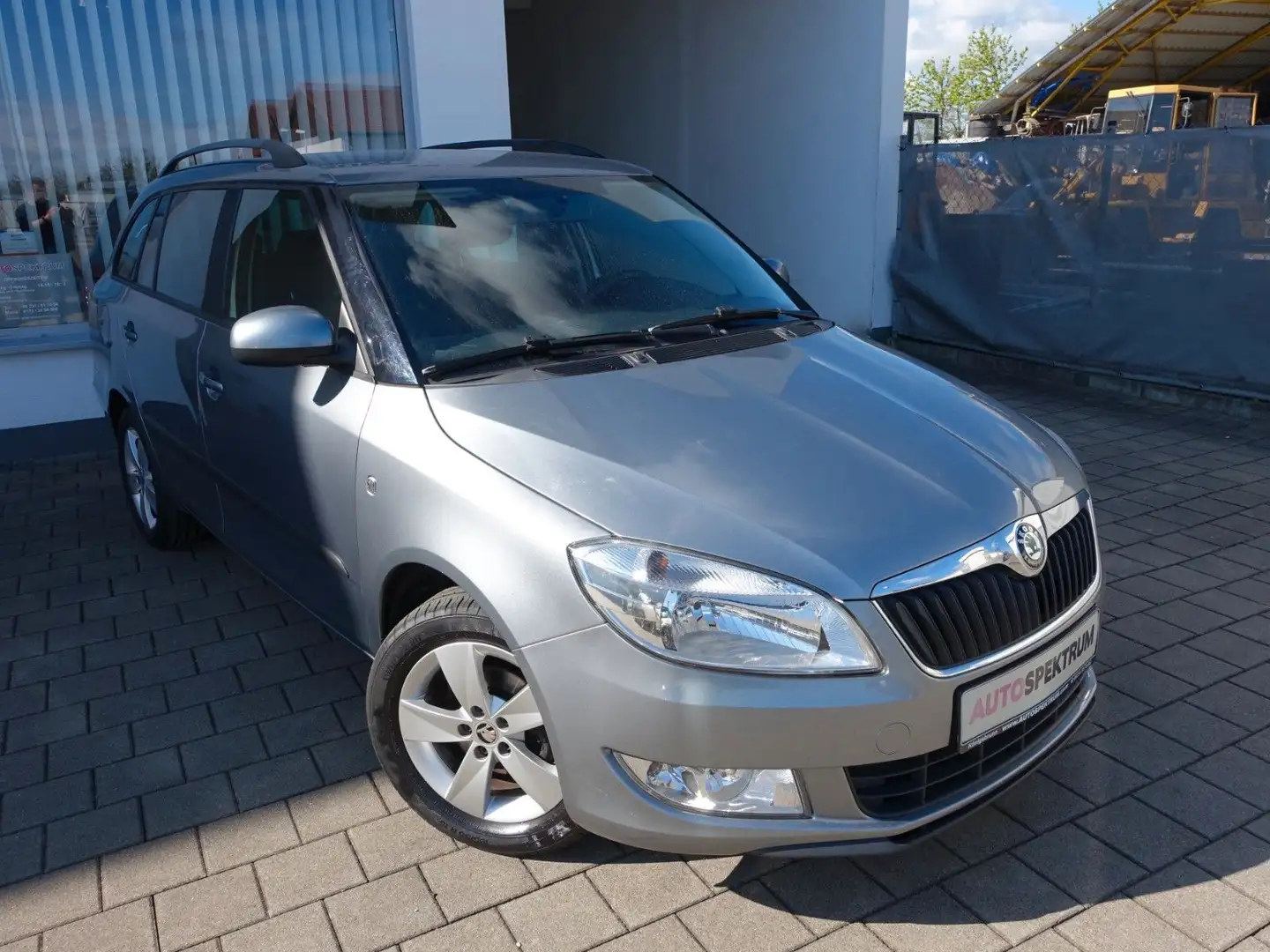 Skoda Fabia Combi Family AUS 1.HAND Gris - 2