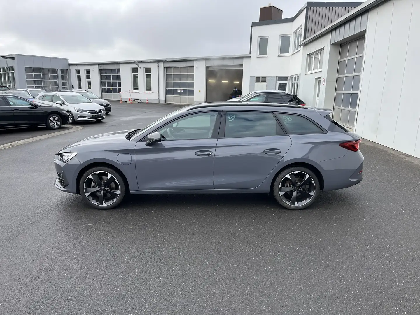 CUPRA Leon SP 1.4 TSI e-Hybrid 156€ m. 20% Anzahlung AHK Di Grau - 2