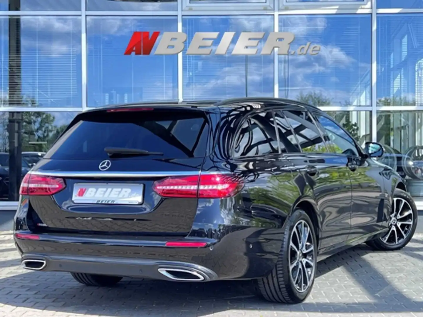Mercedes-Benz E 300 Td 4Matic HeadUp ACC 360° BurmesterMultiBeam Fekete - 2