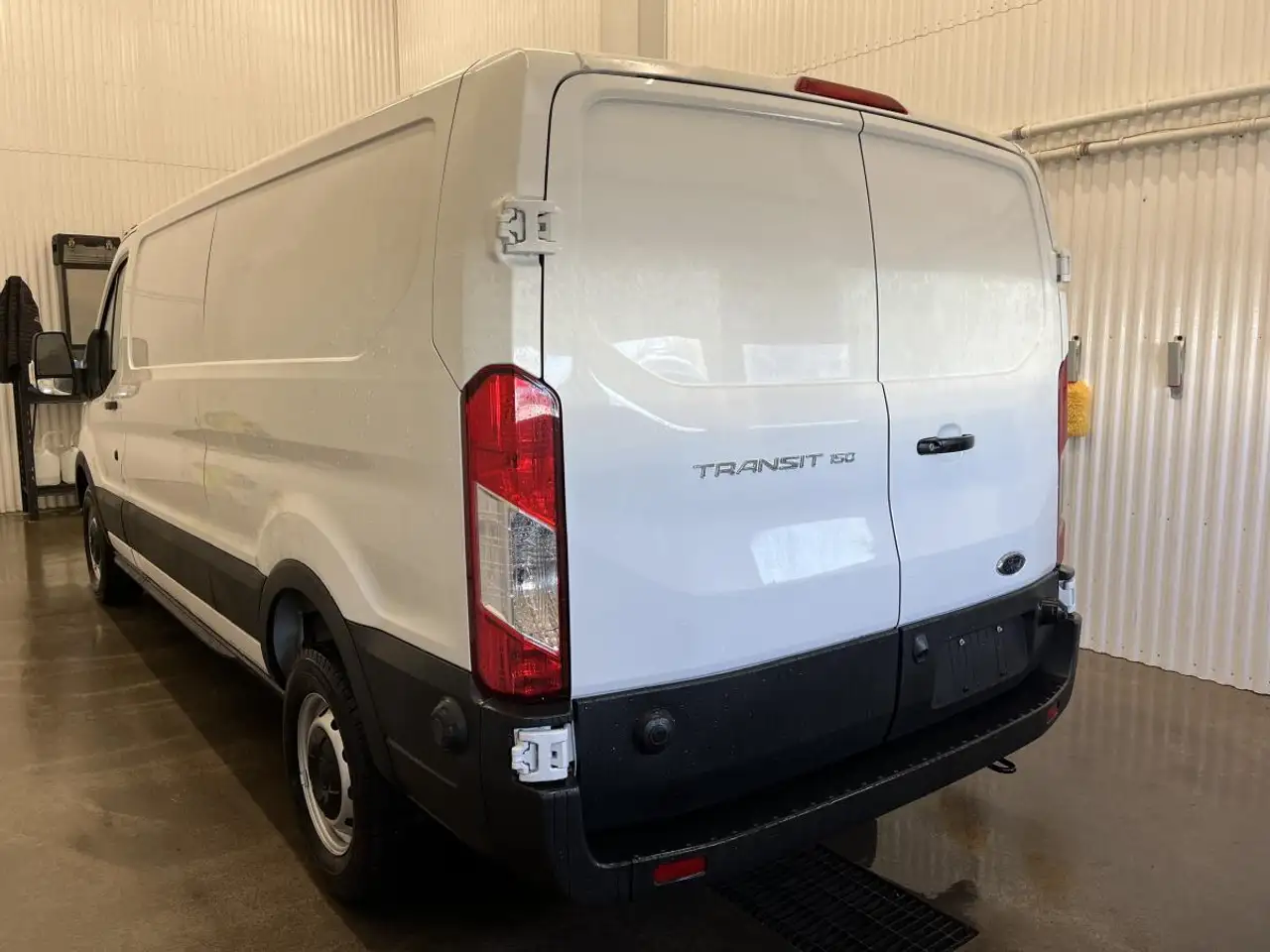 Ford Transit Cargo Van снимка Ford Transit Cargo Van