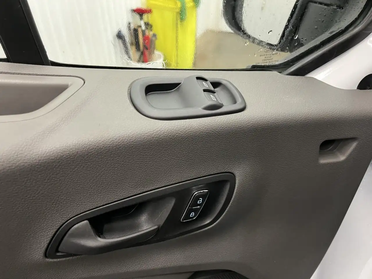 Ford Transit Cargo Van снимка Ford Transit Cargo Van