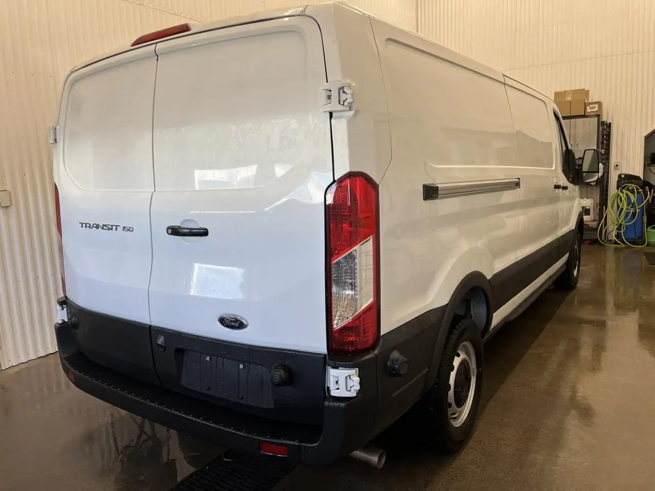 Ford Transit Cargo Van снимка Ford Transit Cargo Van