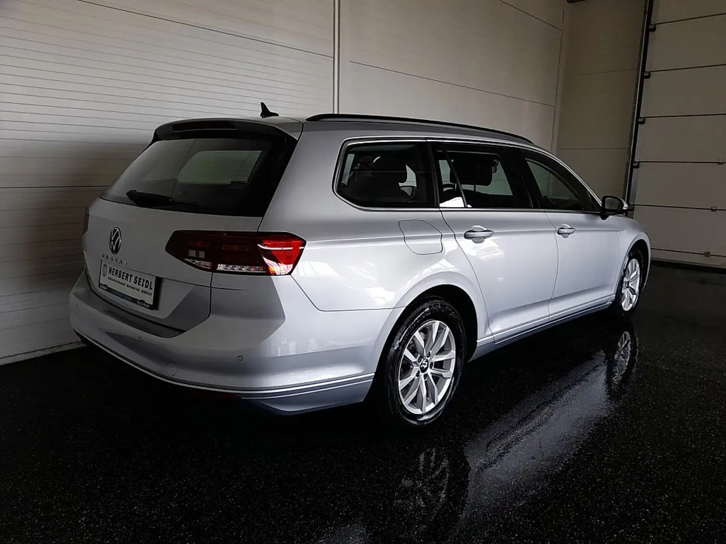 Volkswagen Passat Variant Business 2,0 TDI DSG *LED / NAVI / ACC / KAMERA... Silber - 2