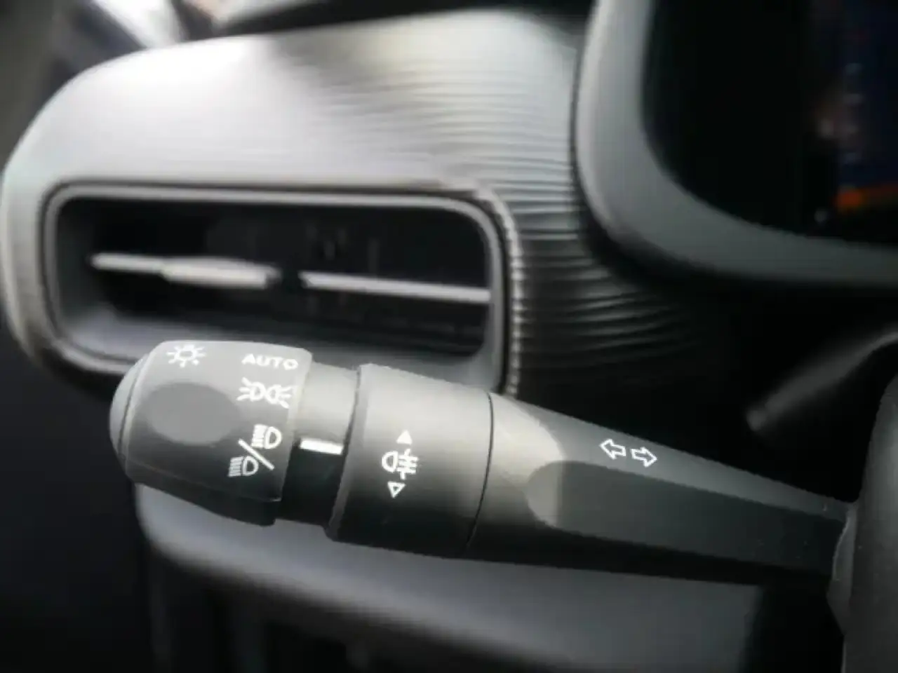 Jeep Avenger ALTITUDE 1.2 17