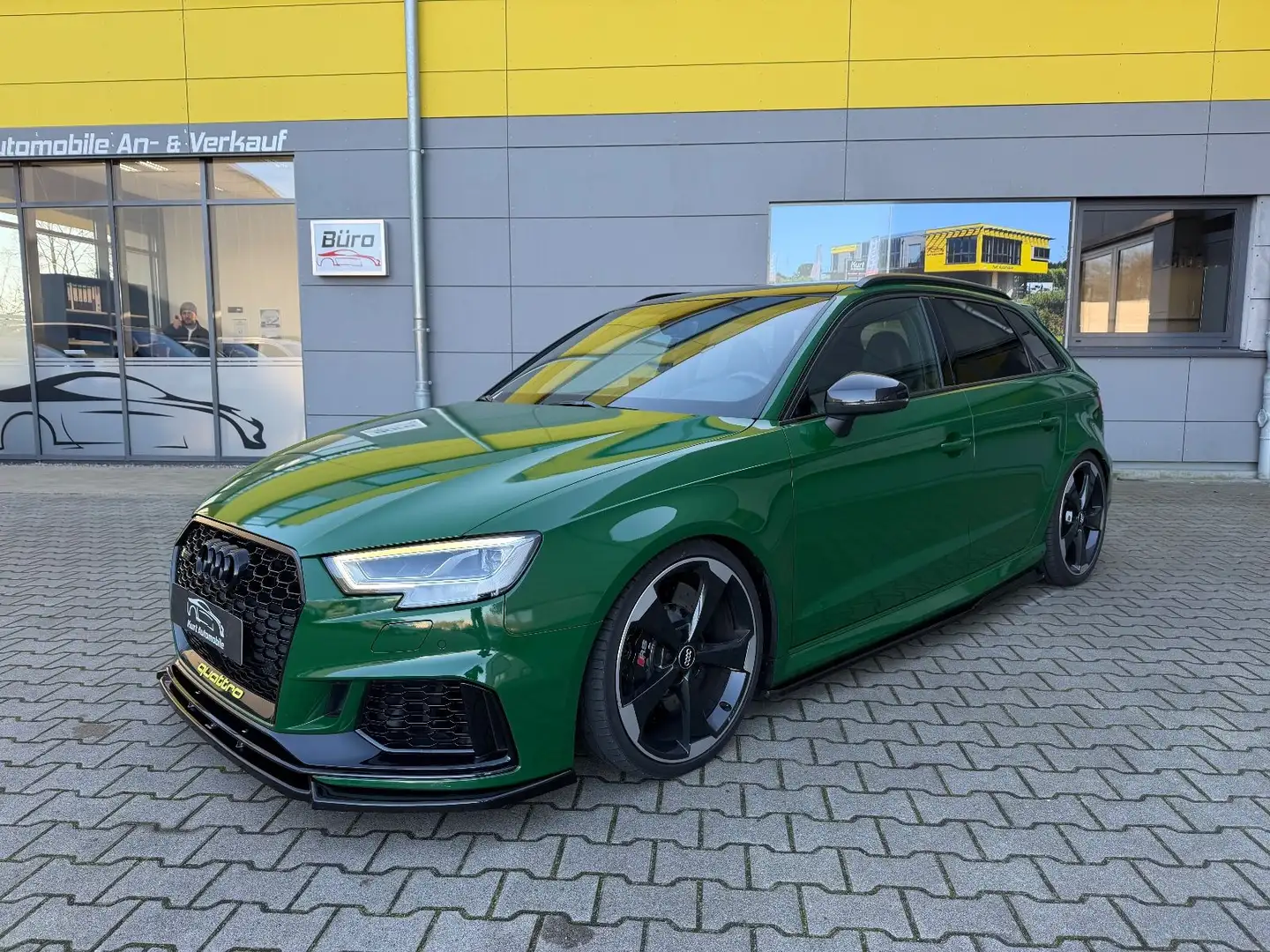 Audi RS3 Sportback 2.5 TFSI quattro /PANO/LED/KAMERA* Grün - 2