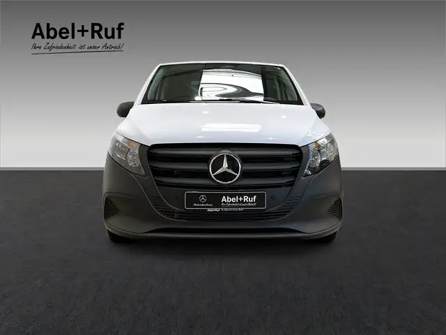 Mercedes-Benz Vito view 2