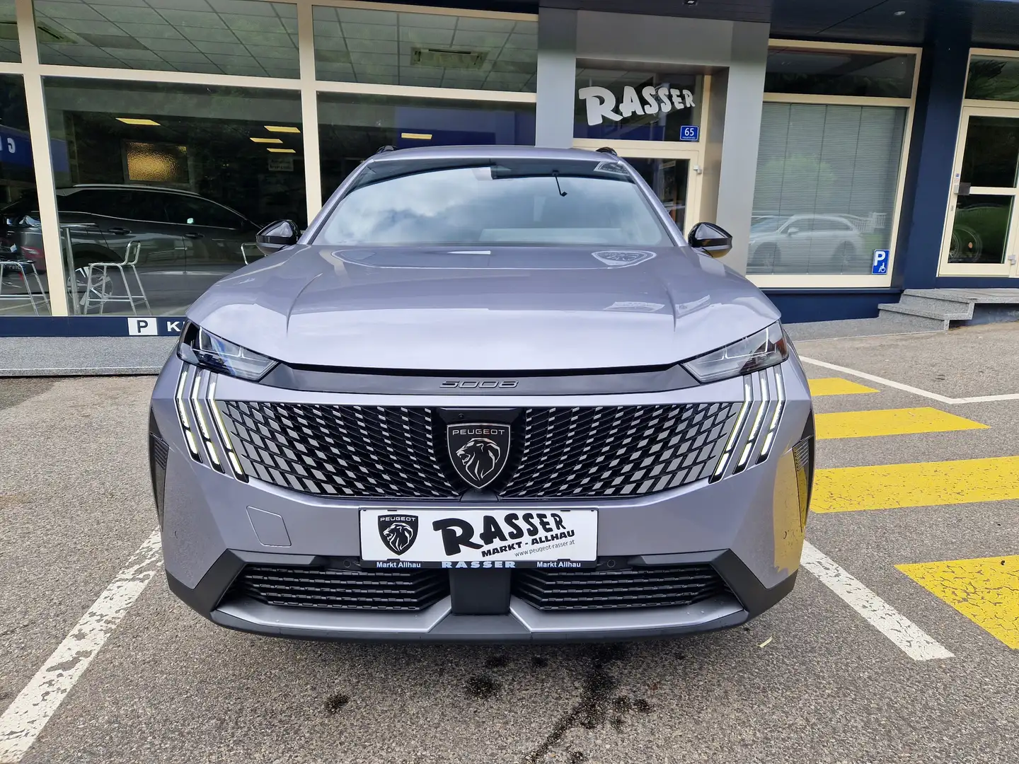 Peugeot 5008 mHEV 145 e-DCS6 Allure Aut. Grau - 1