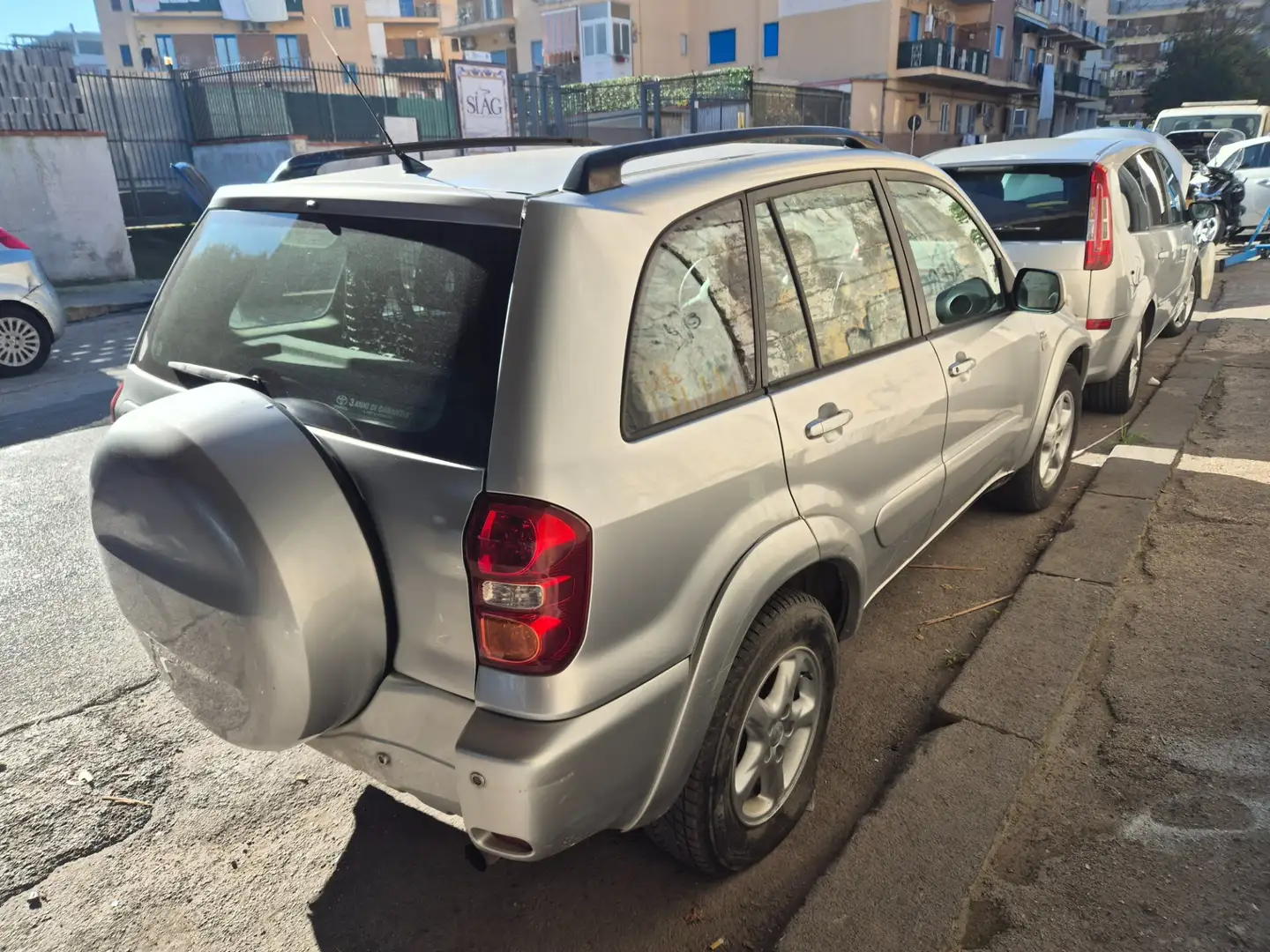 Toyota RAV 4 RAV4 2.0 Tdi D-4D cat 5 porte Zilver - 2