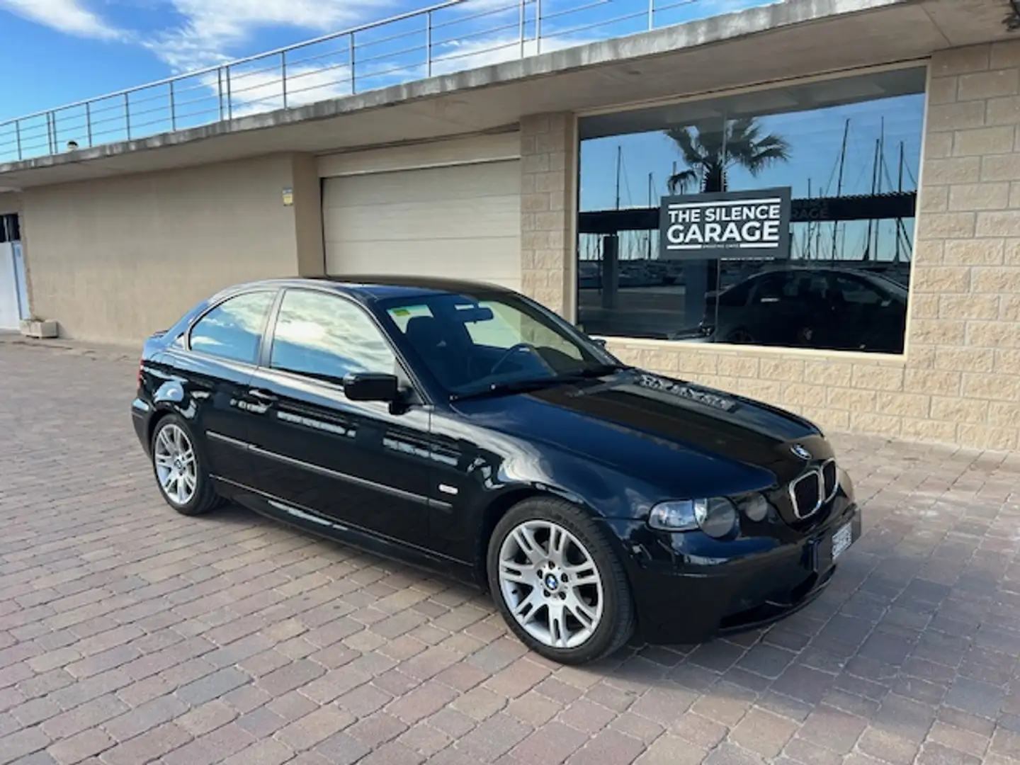 BMW 116 116i Schwarz - 1