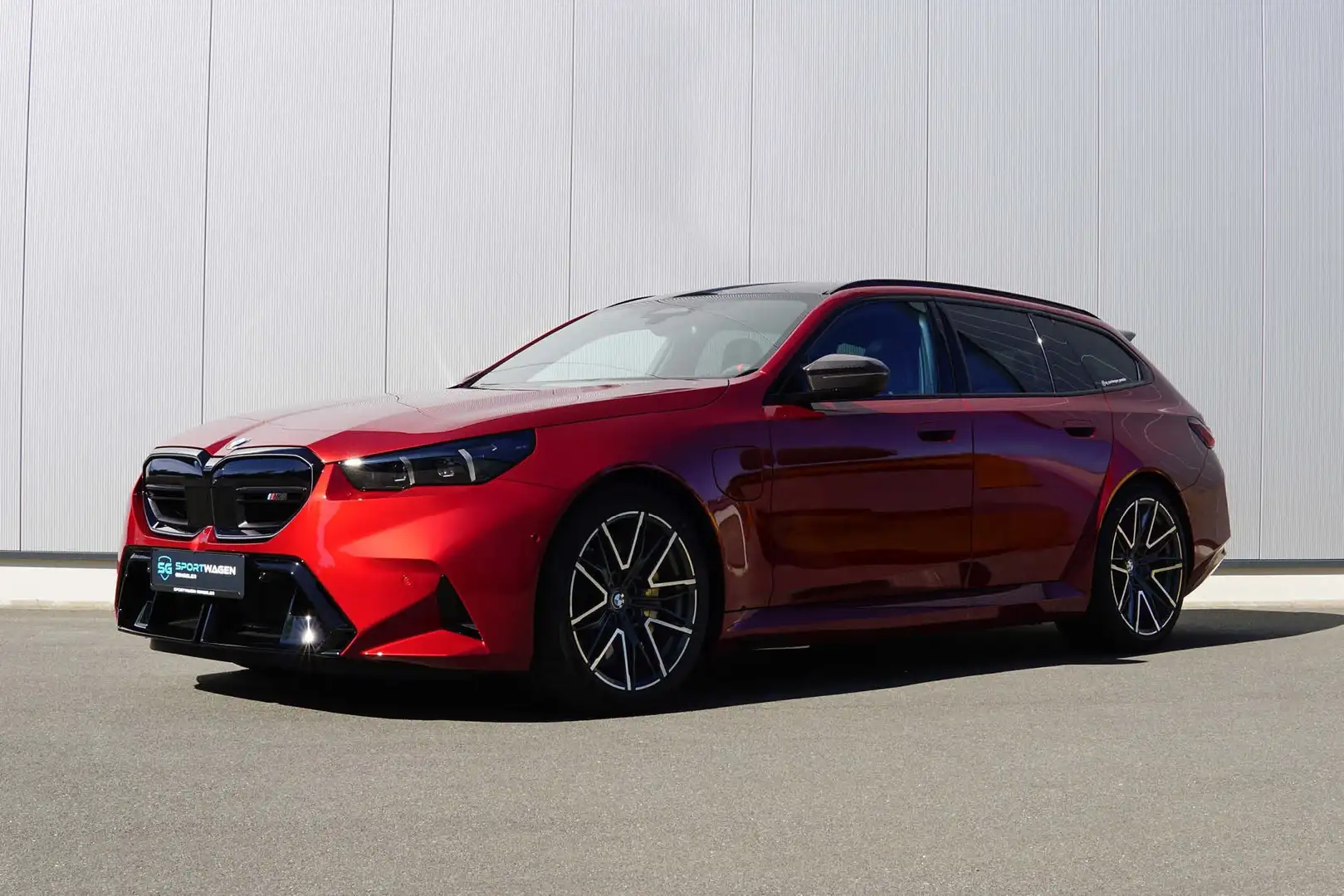 BMW M5 Touring Rouge - 1