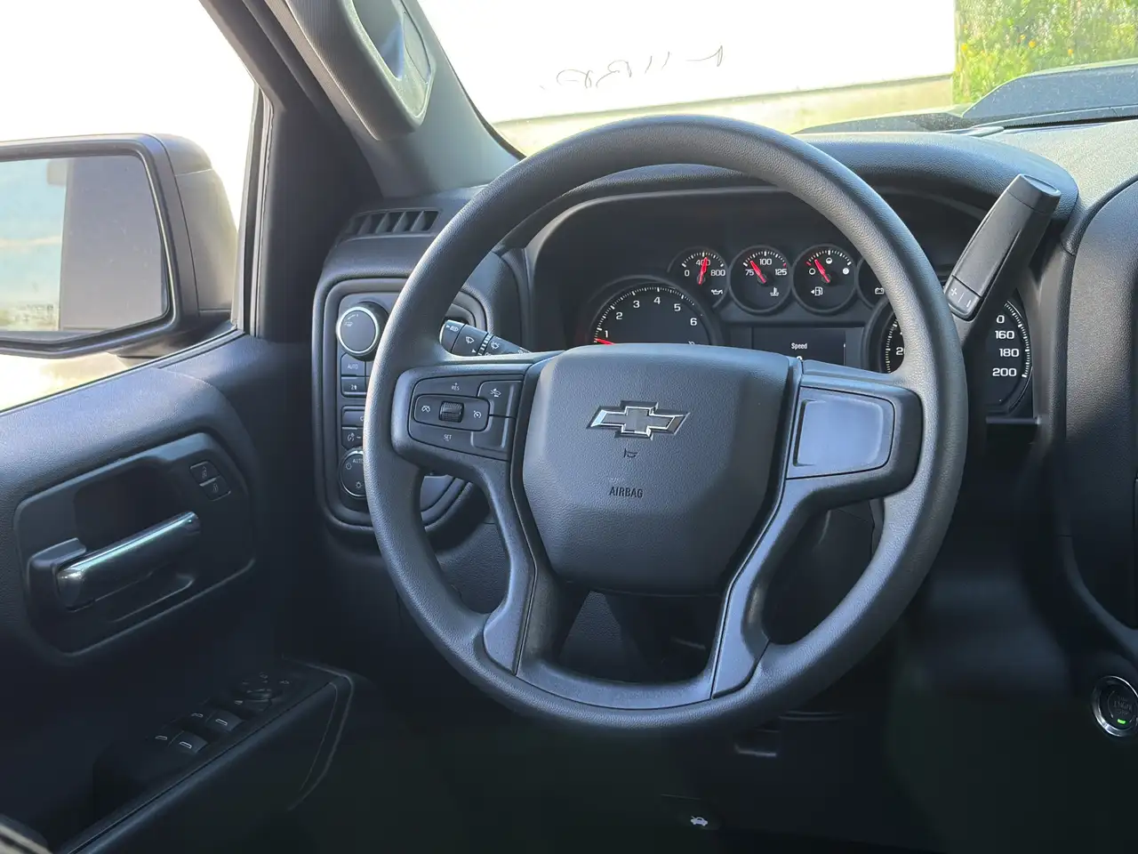 Chevrolet Silverado 1500 снимка Chevrolet Silverado 1500