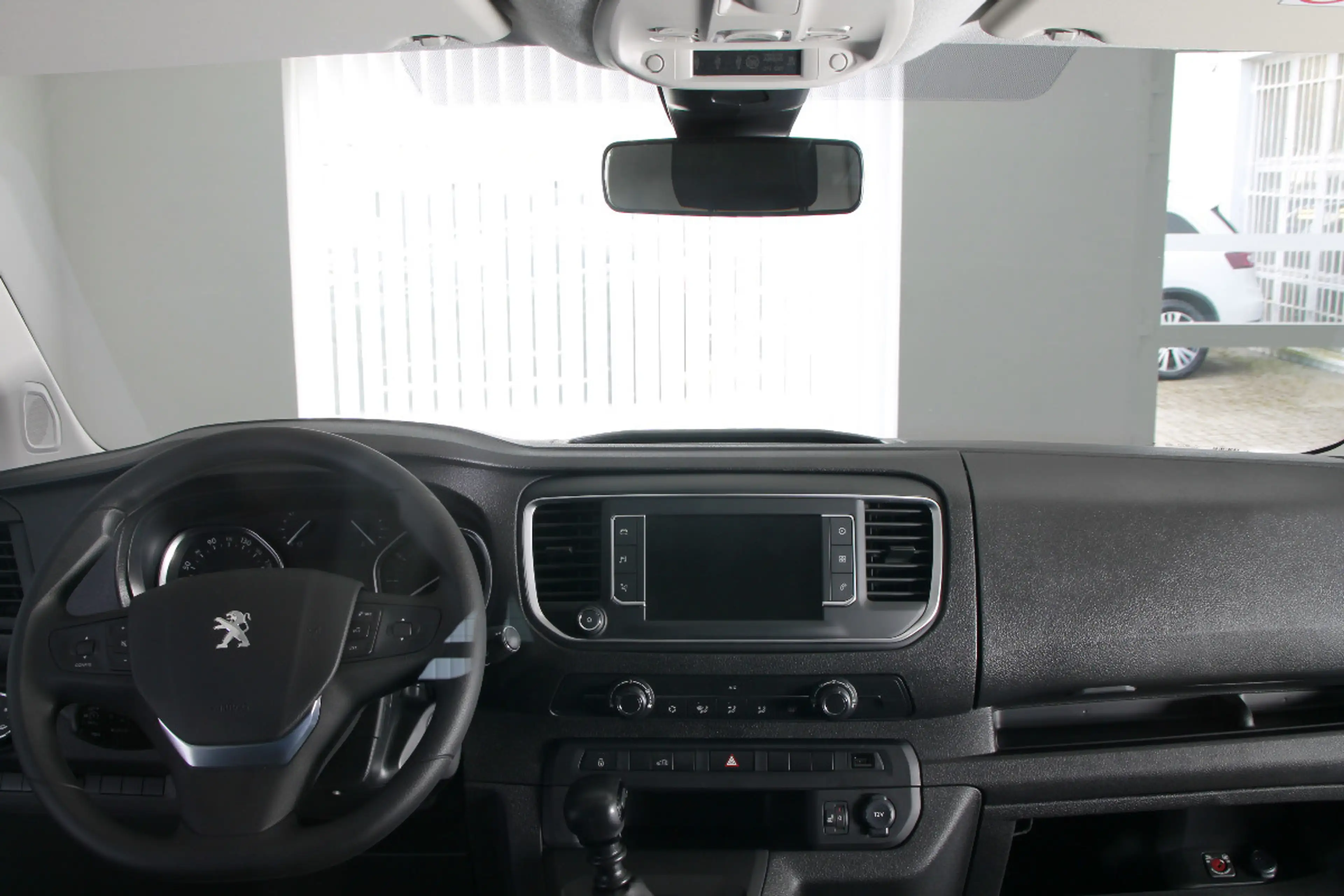 Peugeot Expert Kastenwagen Standard 2.0 BlueHDi — photo 7