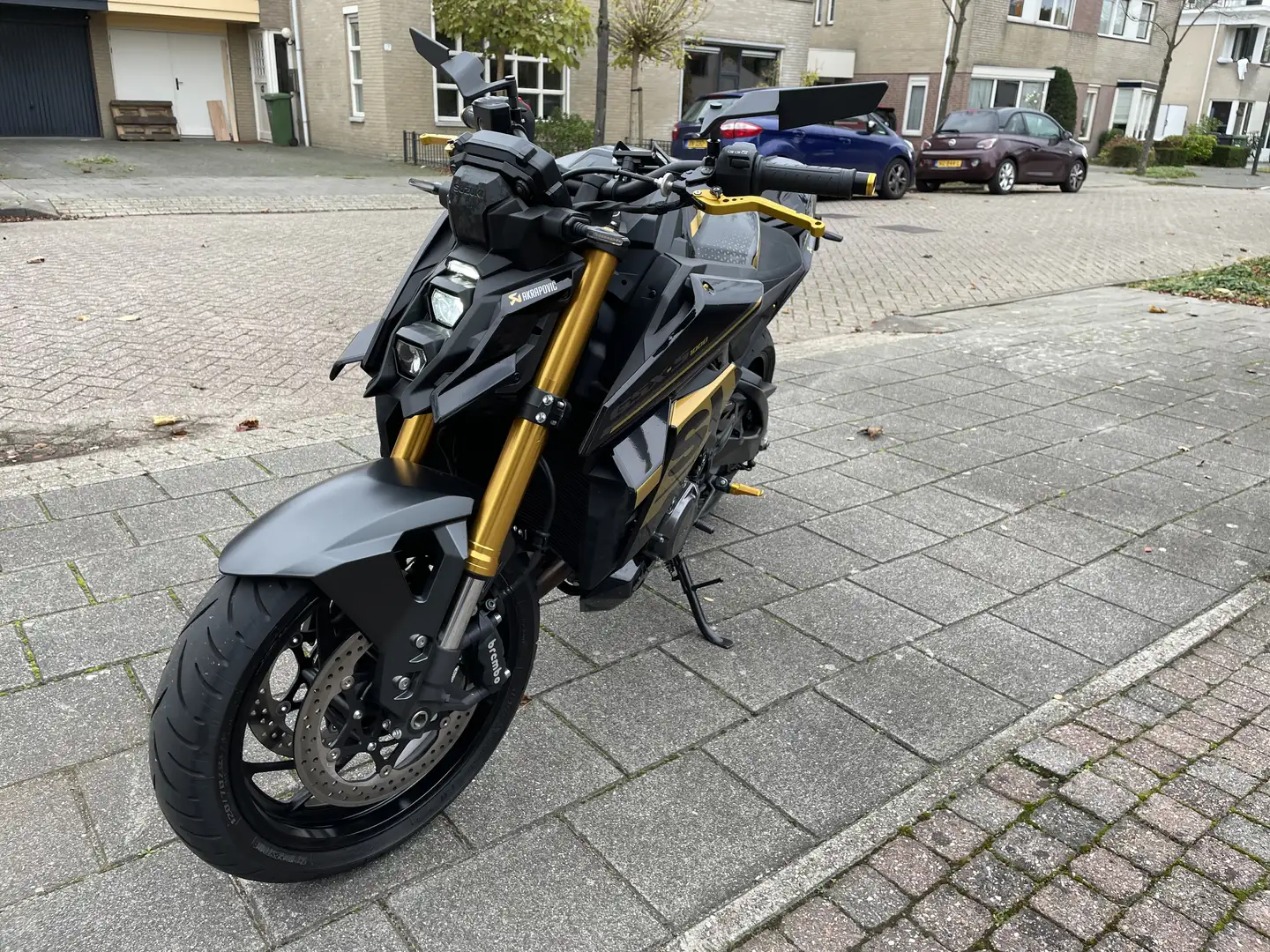 Suzuki GSX-S 1000 AKRAPOVIC - 2