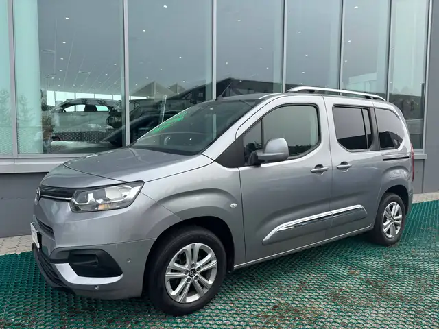 Toyota Proace City VERSO - BENZINA 110CV VETTURA 5 POSTI