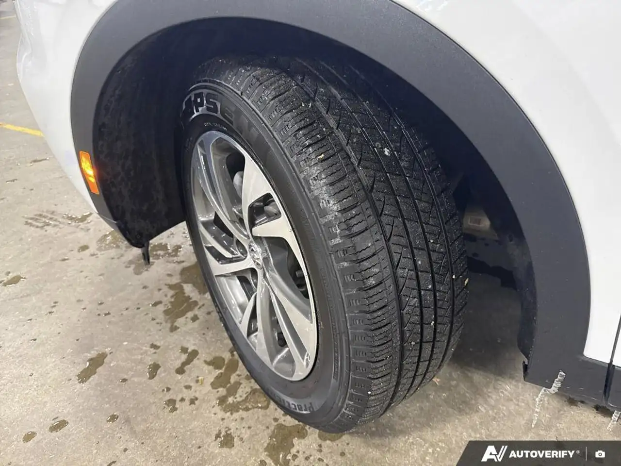 Buick Envision photo Buick Envision