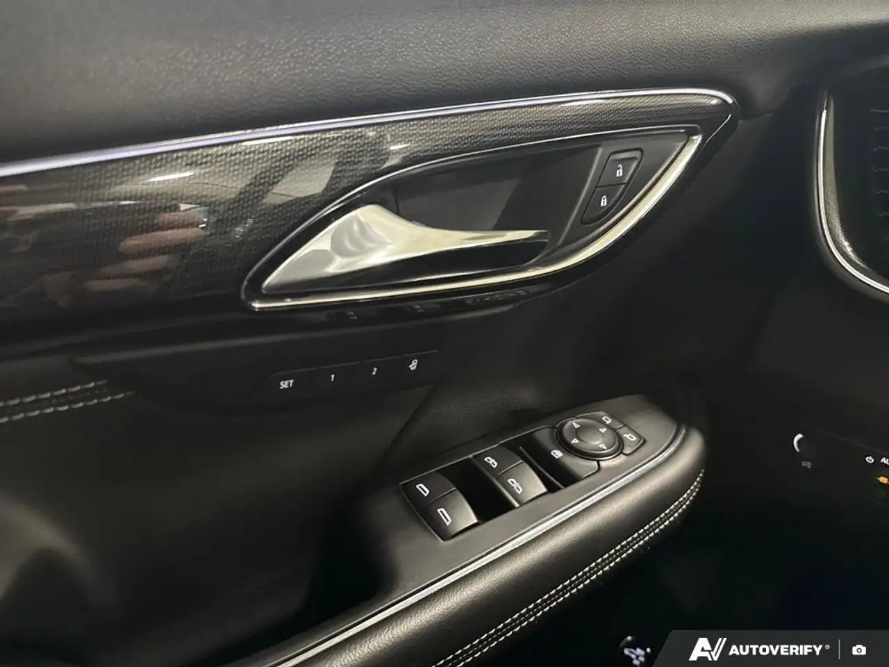 Buick Envision photo Buick Envision