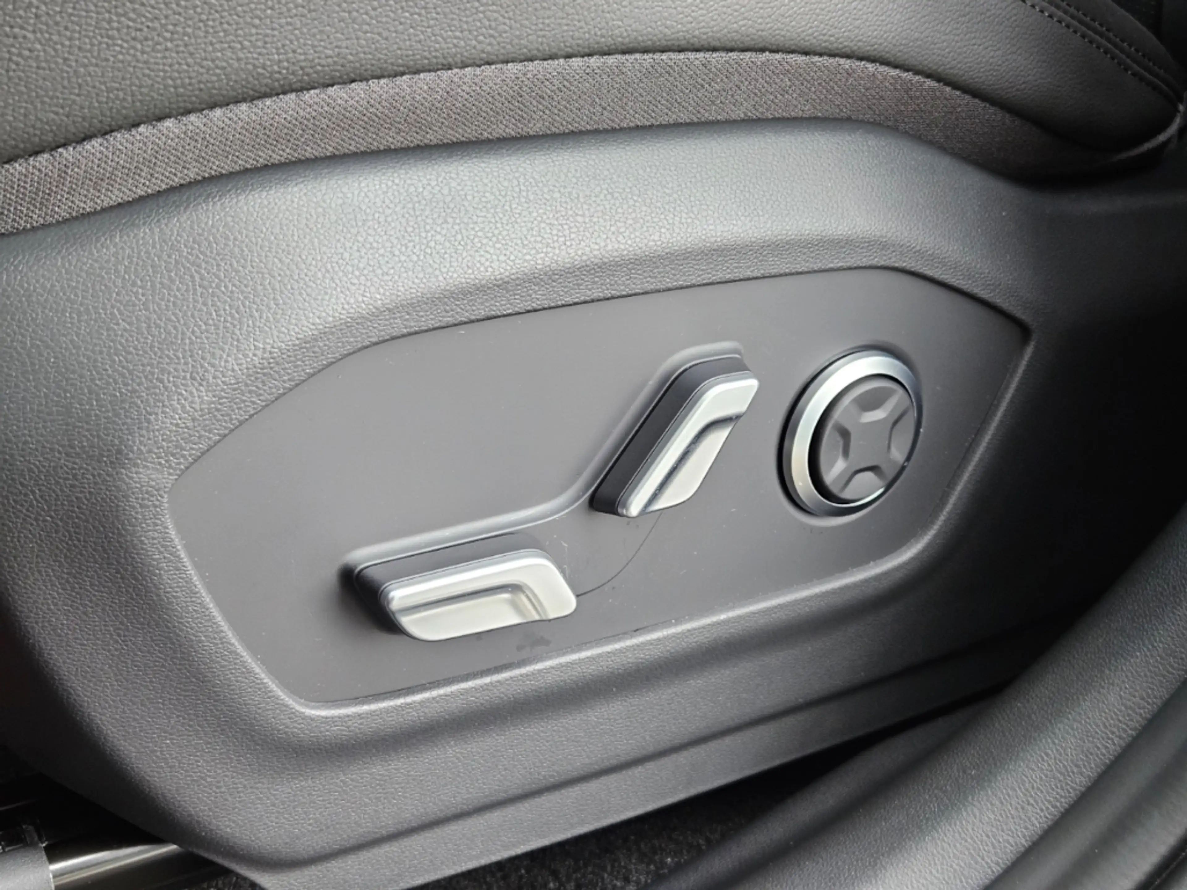 Hyundai SANTA FE Hybrid 1.6 T-GDI 4WD SIGNATURE, Technik & Komfort — photo 12