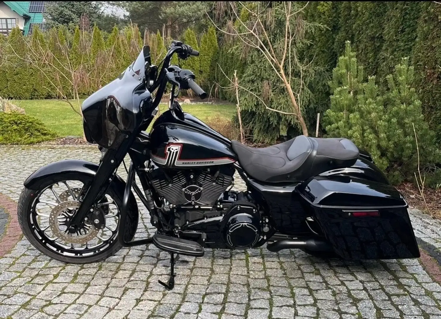 Harley-Davidson Street Glide Fekete - 1