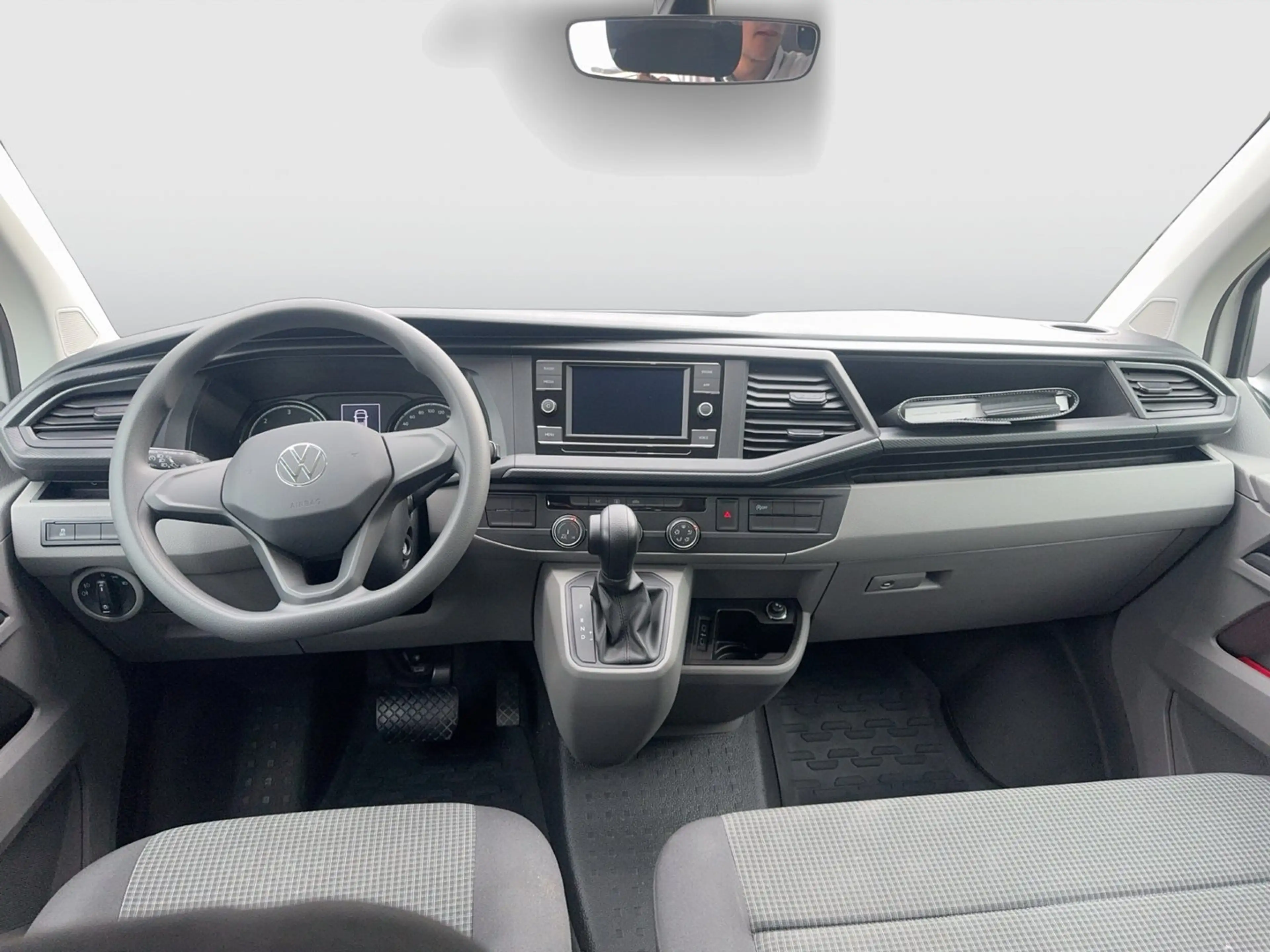 Volkswagen T6.1 Transporter Kombi TDI — photo 6