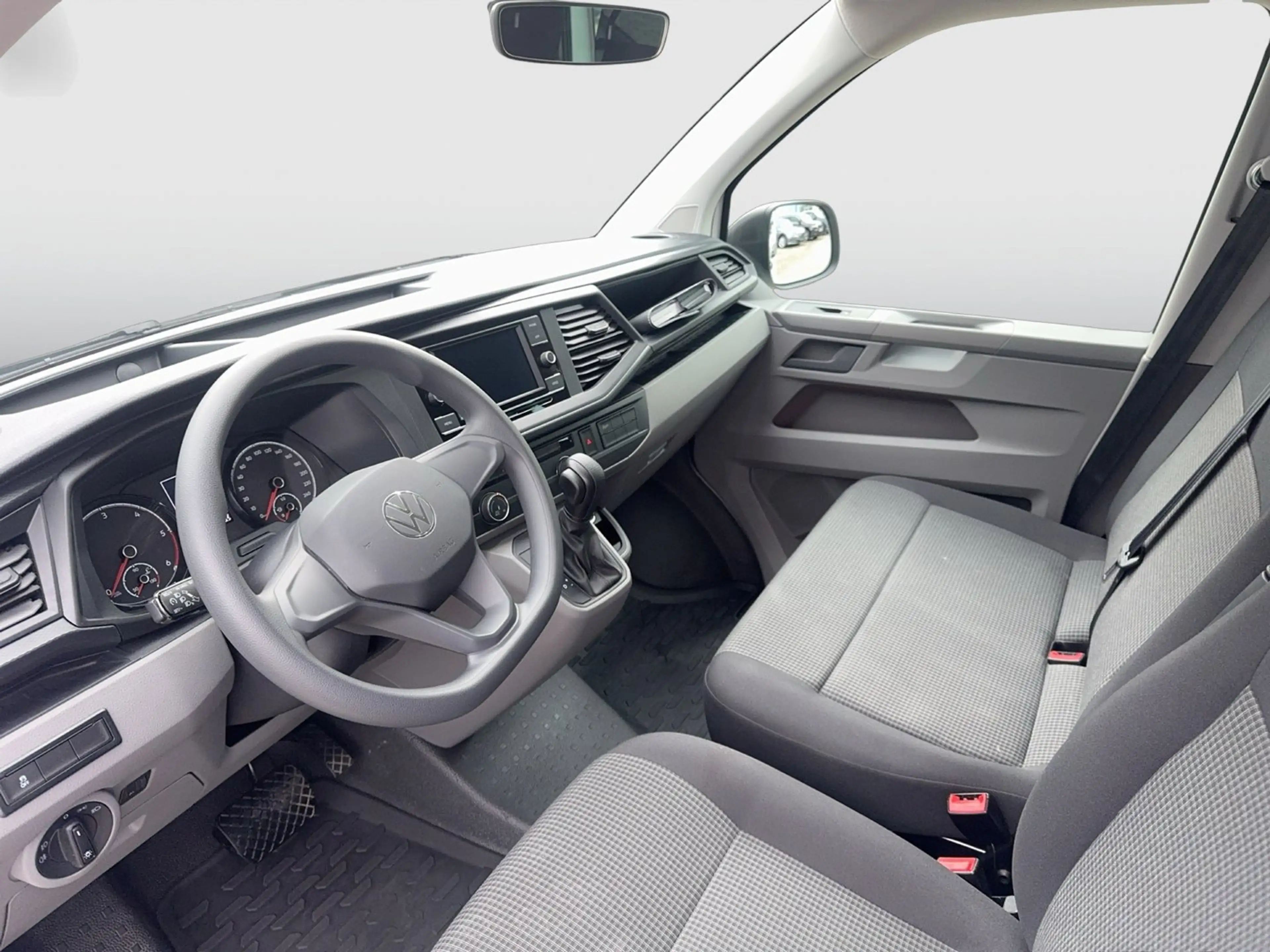 Volkswagen T6.1 Transporter Kombi TDI — photo 5