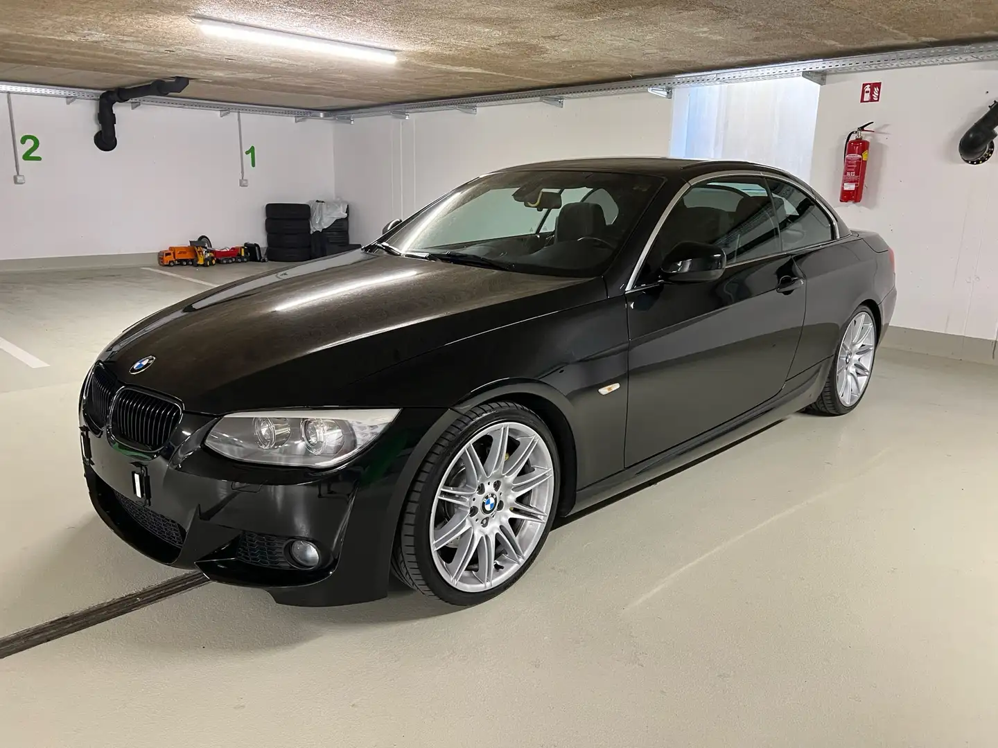 BMW 325 325i Cabrio Aut. Schwarz - 2