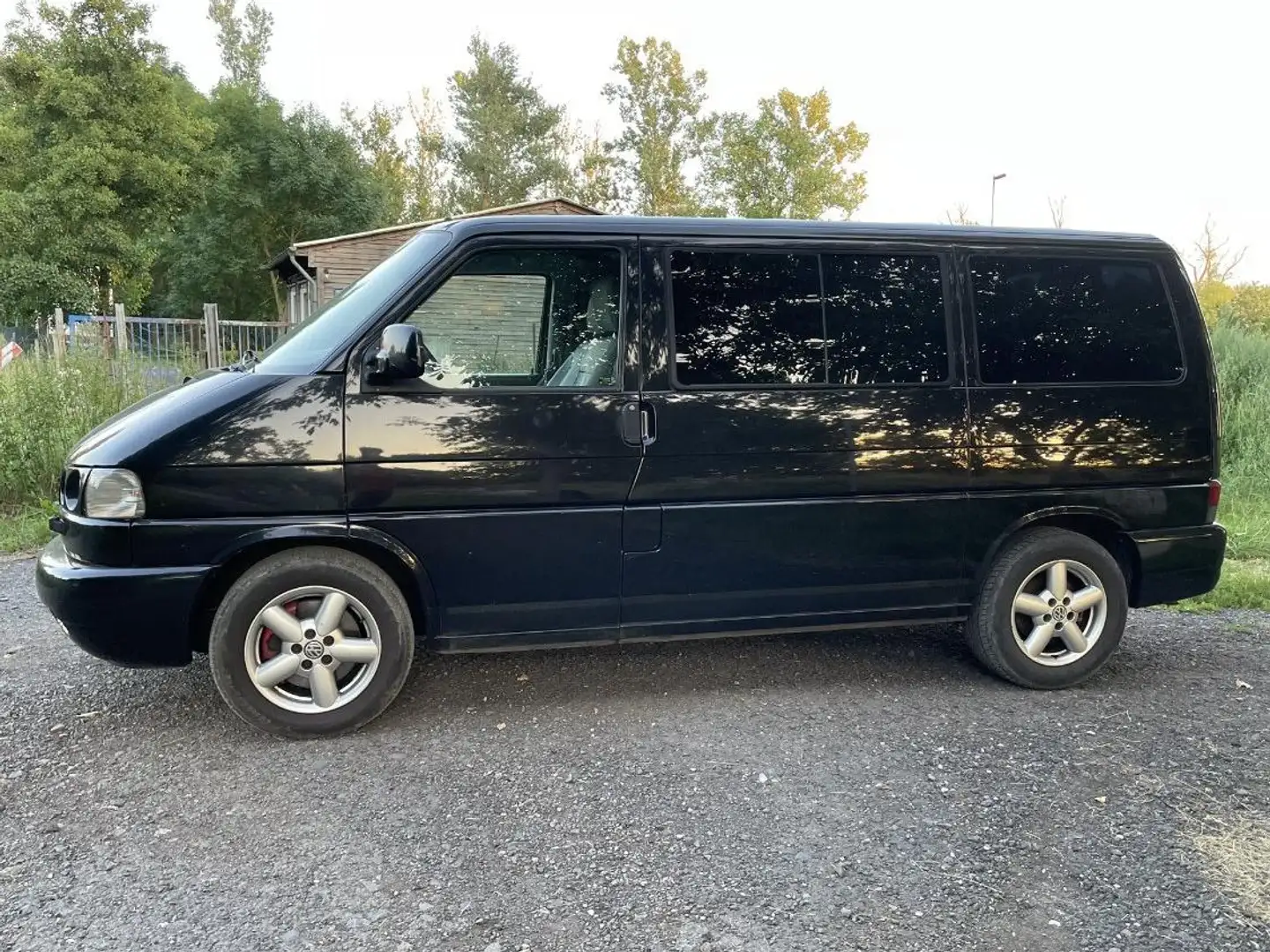 Volkswagen T4 Multivan Highline 2.5 TDI 151 PS Projekt Zwo Noir - 2
