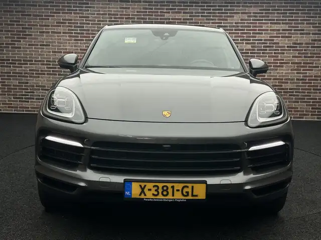 Porsche Cayenne view 5