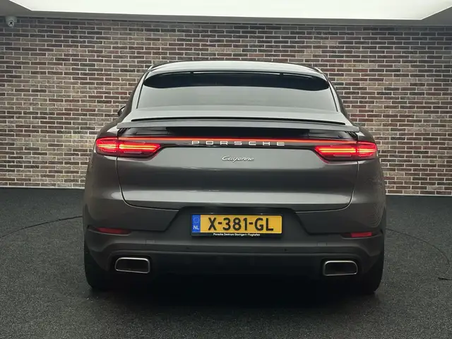 Porsche Cayenne view 9