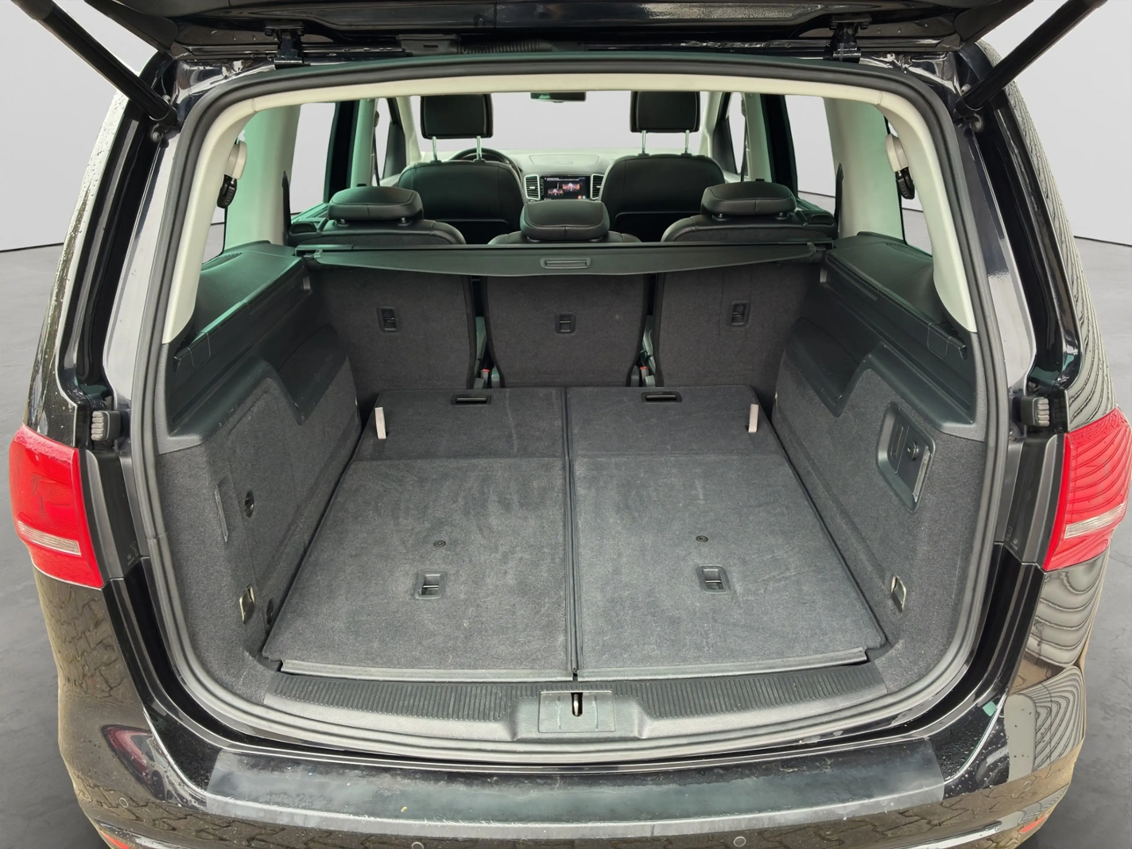 Volkswagen Sharan 2.0 TSI Highline *SHZG*XENON* — photo 12