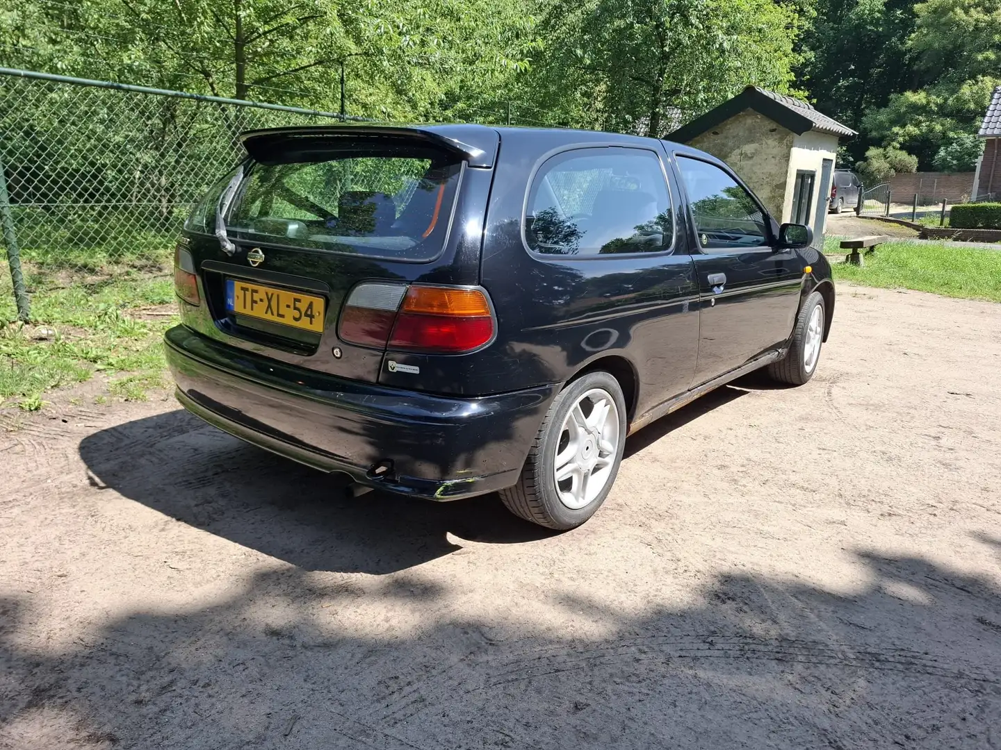 Nissan Almera Almera 1.6 Pulsar Sport Zwart - 2