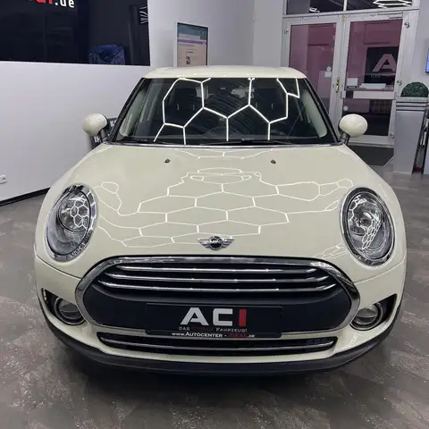 Mini Hatch view 9