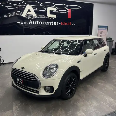 Mini Hatch view 3