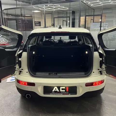 Mini Hatch view 27