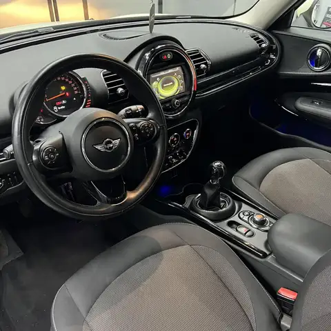 Mini Hatch view 10