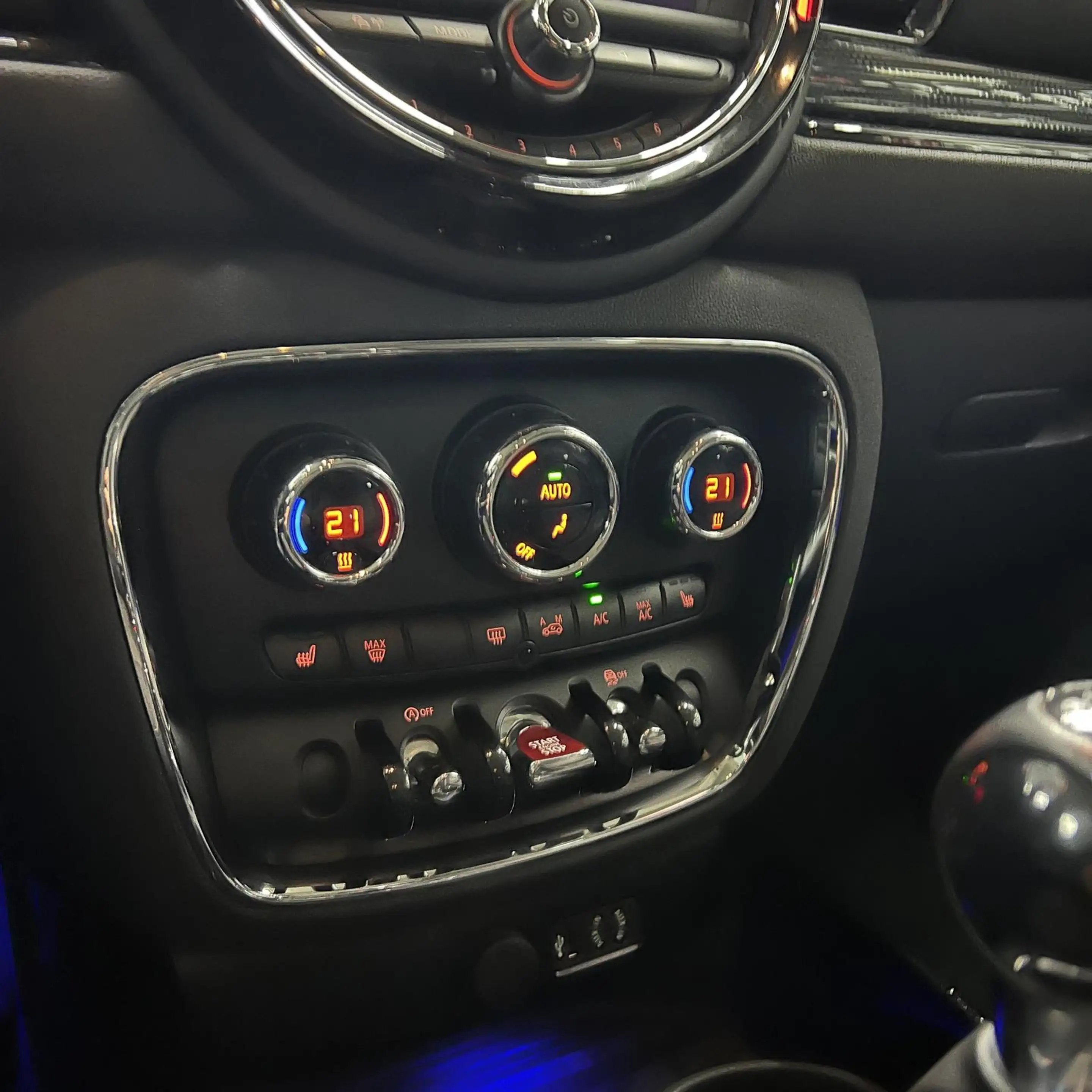 MINI One D 1.5 12V, Pepper, Navi, SH, PDC, Temp, CHL — photo 15