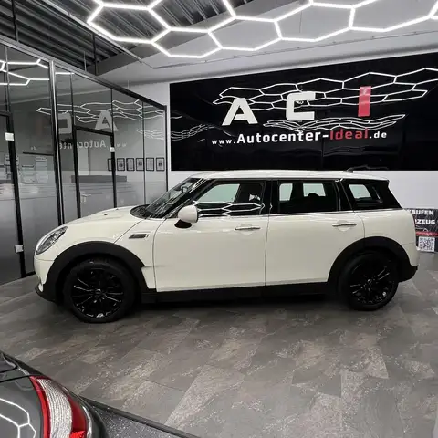 Mini Hatch view 4