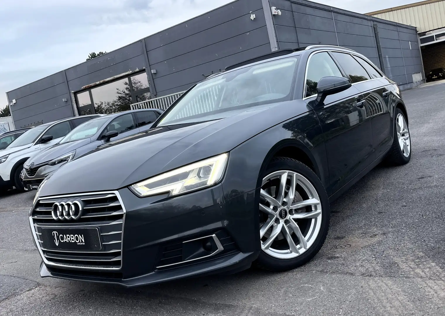 Audi A4 Avant 3.0 TDi V6 S tronic PANO/COCKPIT/HEADUP/LED Gris - 2