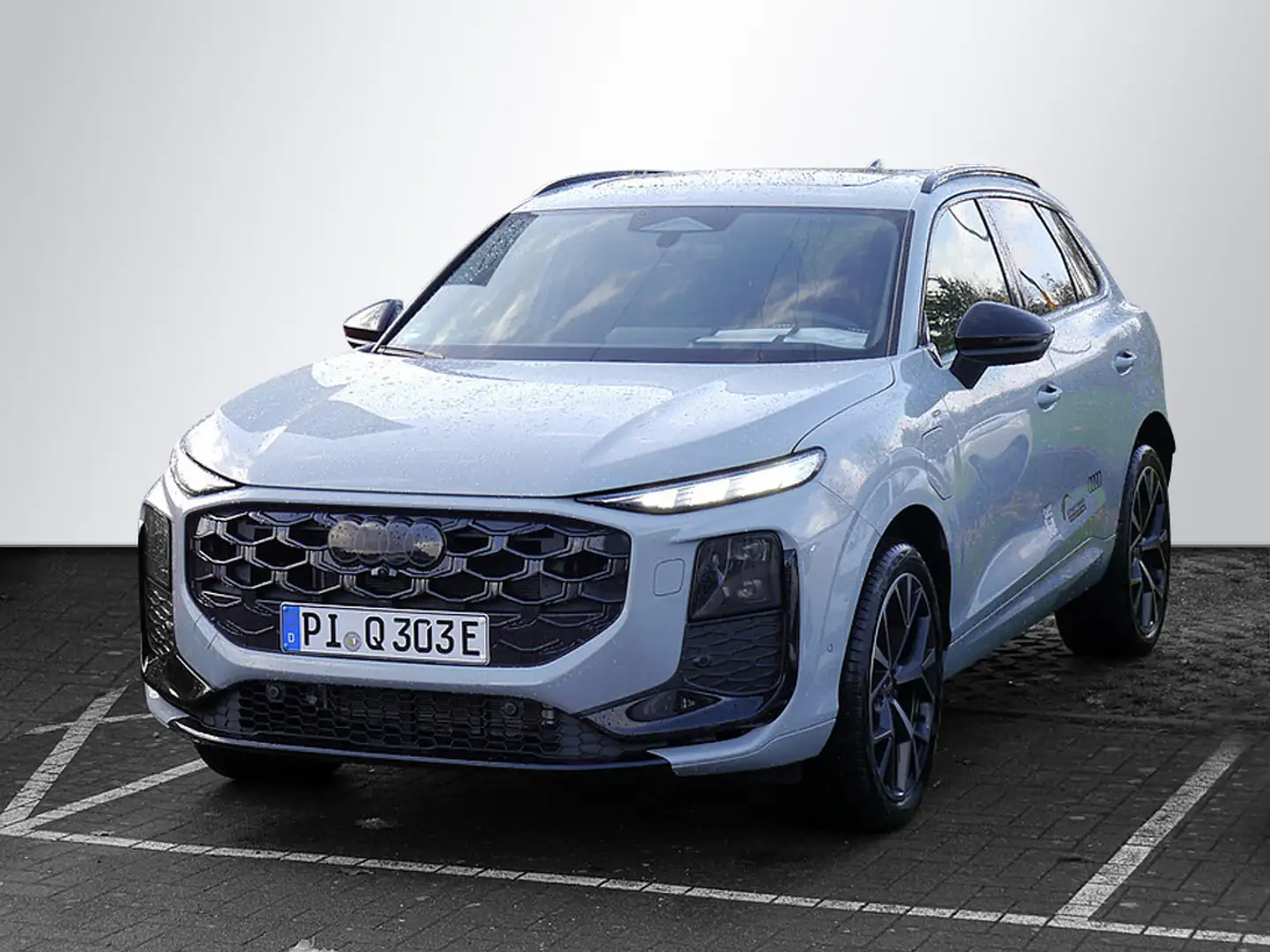 Audi Q3 SUV e-hybrid 200 kW S tronic SHZ PANO 360° Grau - 1