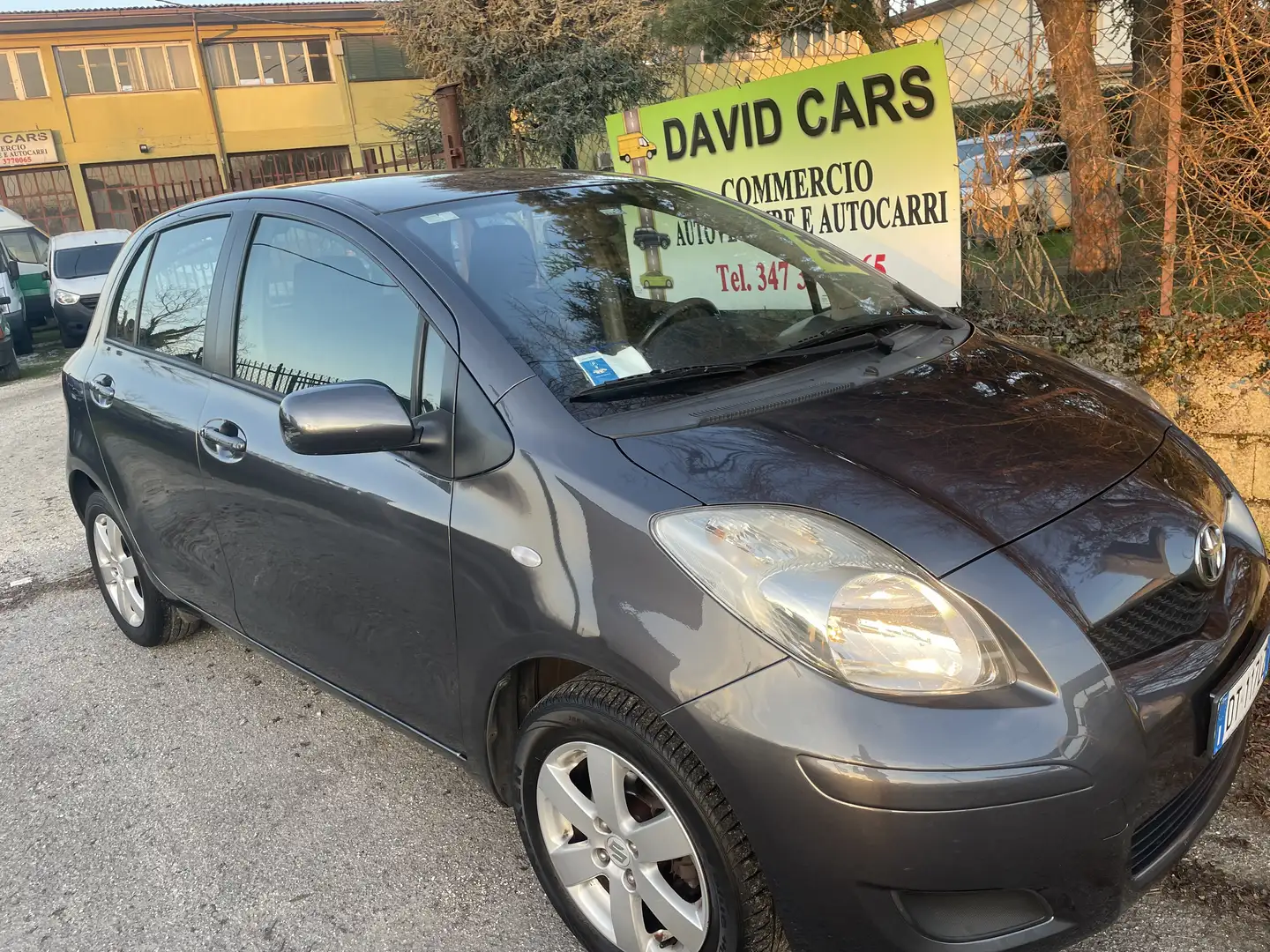 Toyota Yaris 5p 1.0 Sol - 1