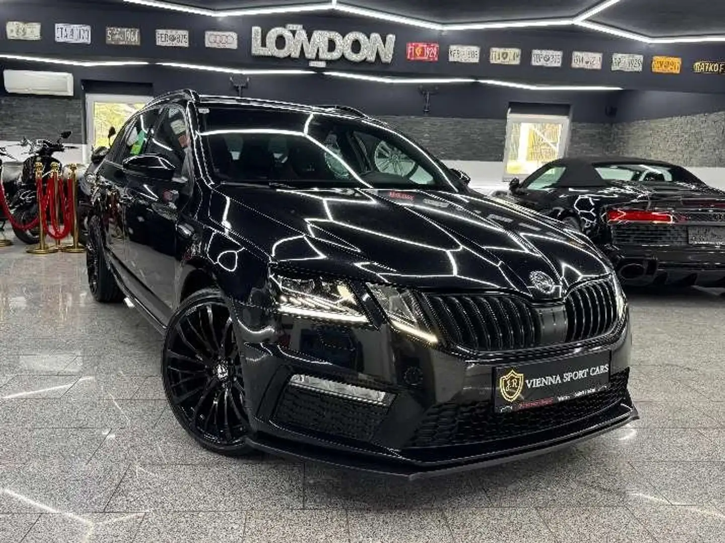Skoda Octavia Combi RS 2,0 TDI 4x4 DSG*Mega-Ausstattung* Schwarz - 1