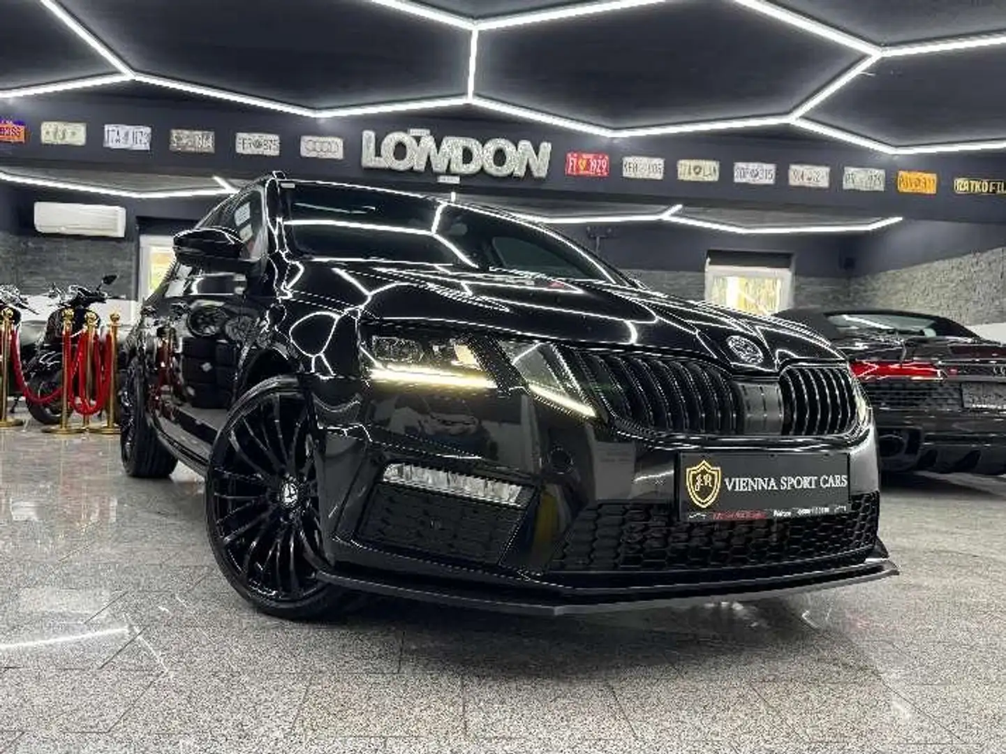 Skoda Octavia Combi RS 2,0 TDI 4x4 DSG*Mega-Ausstattung* Schwarz - 2