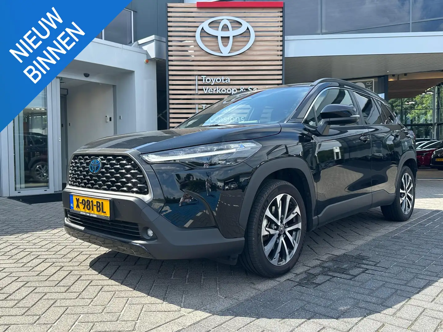 Toyota Corolla Cross 2.0 High Power Hybrid First Edition TREKHAAK STOEL Zwart - 1