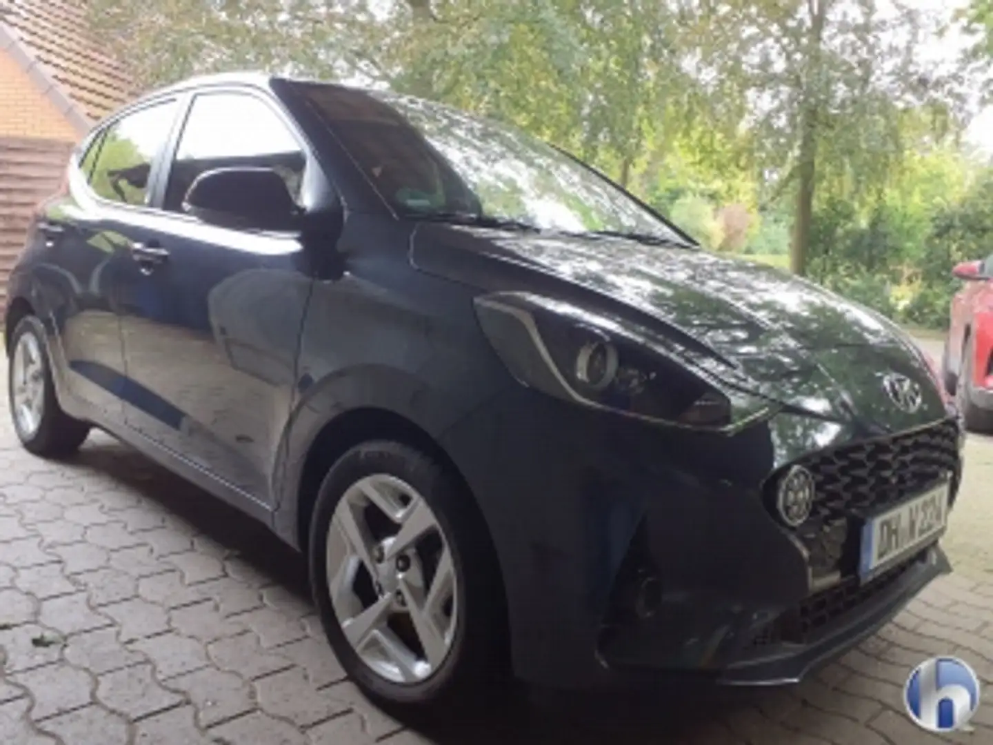 Hyundai i10 1.0 Edition 30 SHZ+Fernlichtass.+LM+DynLicht Grigio - 2