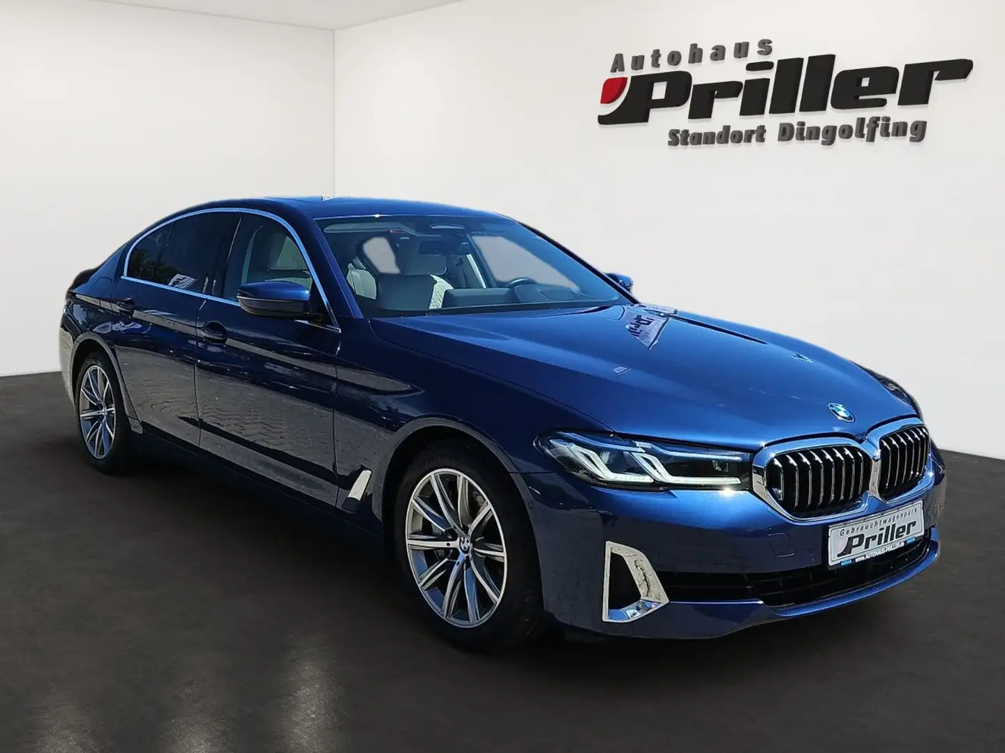 BMW 540 i Limousine xDrive Luxury Line/Laser/HUD/eGSD Blau - 2