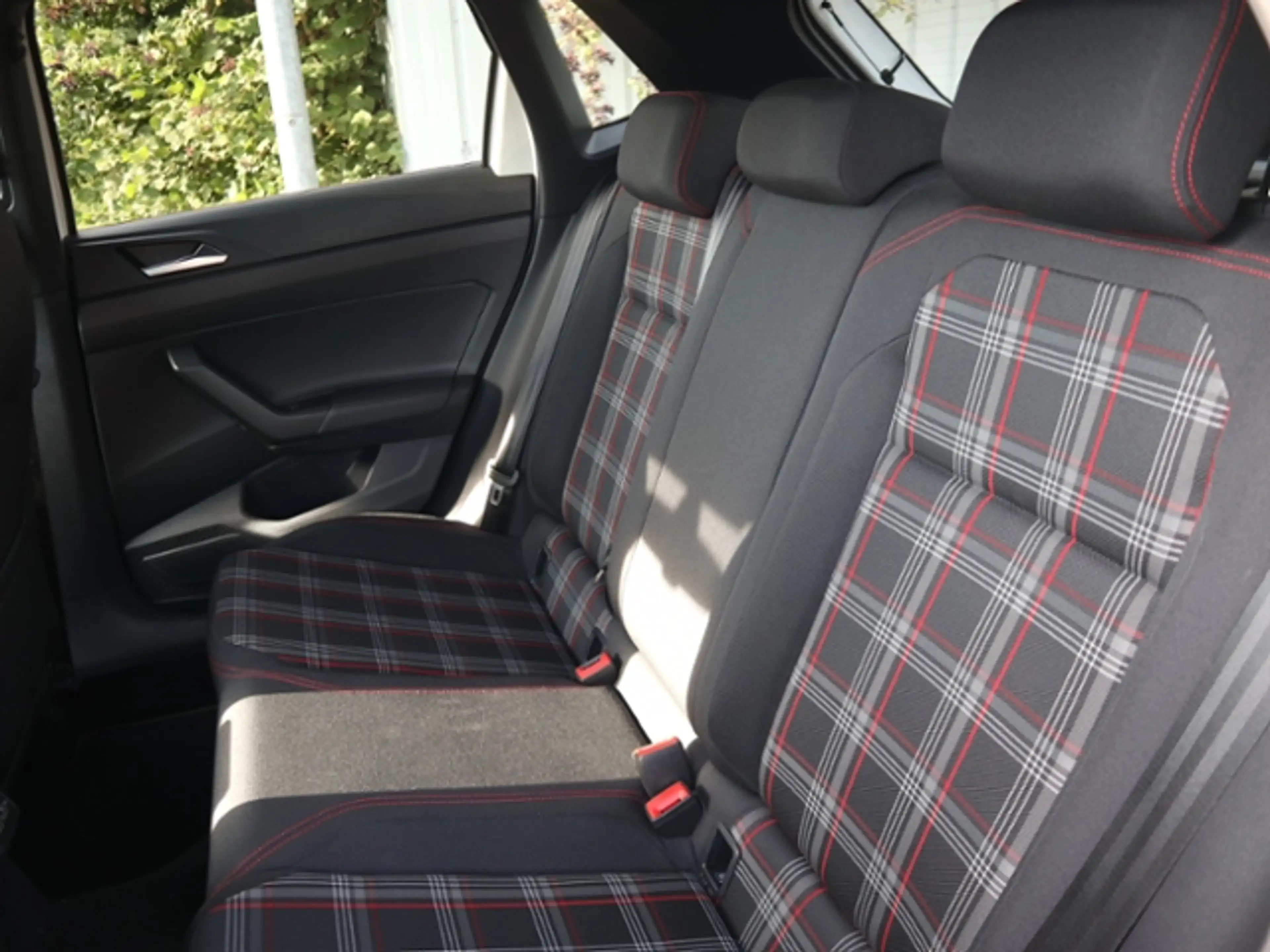 Volkswagen Polo GTI 2.0 TSI SportSelect/18" — photo 9