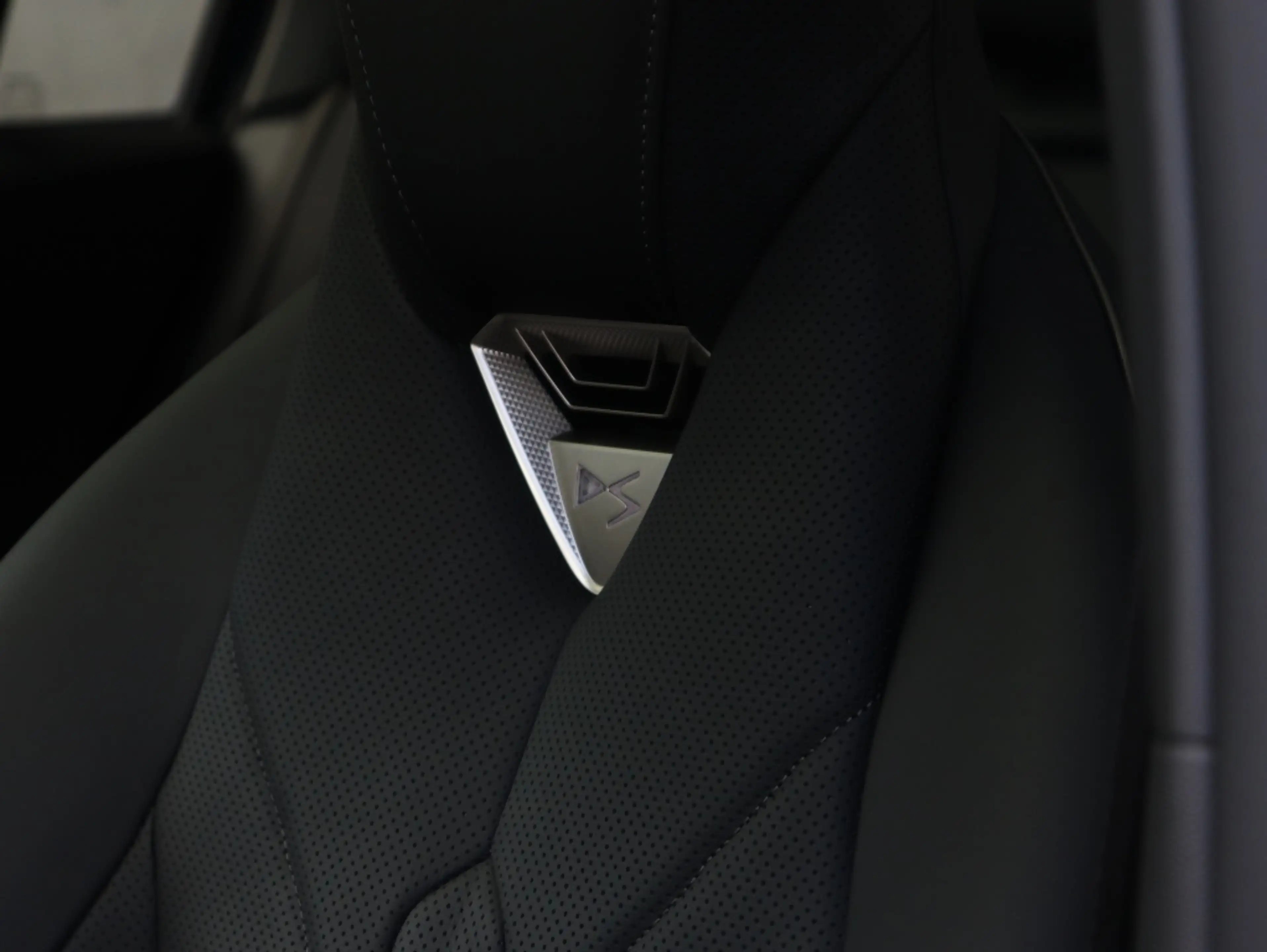 DS Automobiles DS 7 No E-Tense Etoile 74kWh — photo 8