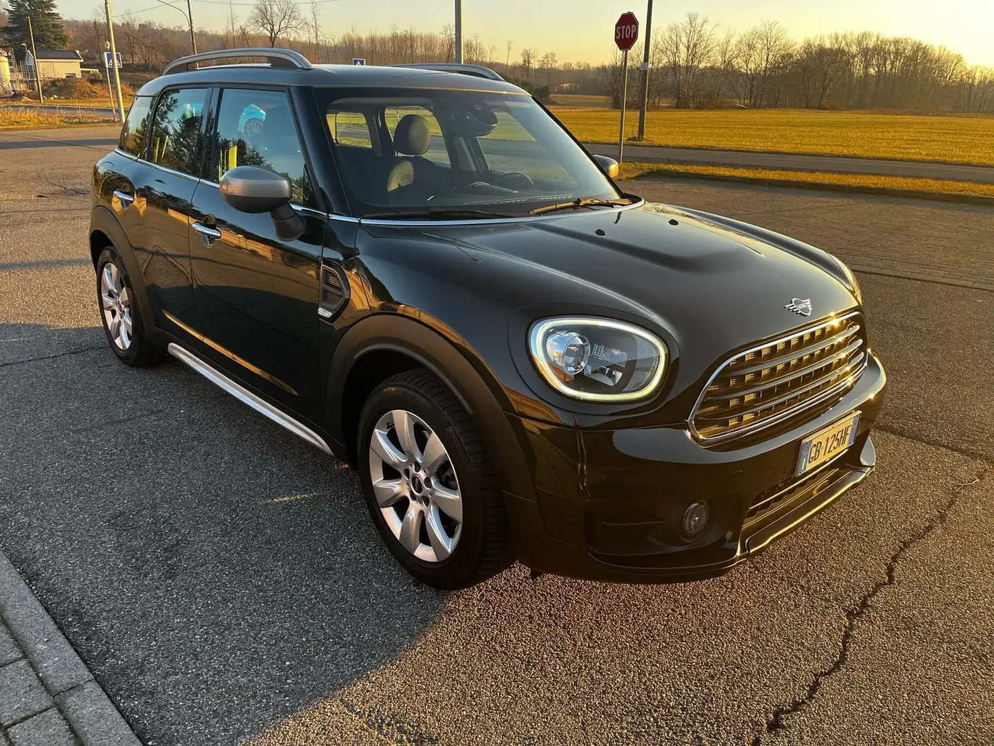MINI Cooper D Countryman Mini Countryman F60 2017 2.0 Hype all4 auto my18 Noir - 2