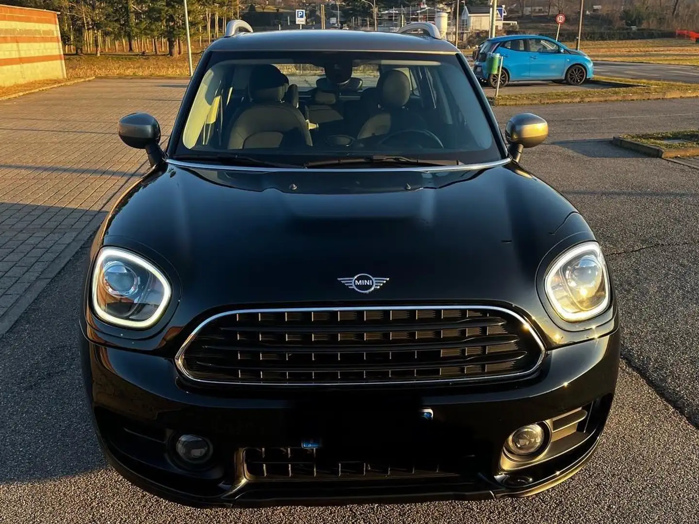 MINI Cooper D Countryman Mini Countryman F60 2017 2.0 Hype all4 auto my18 Noir - 1